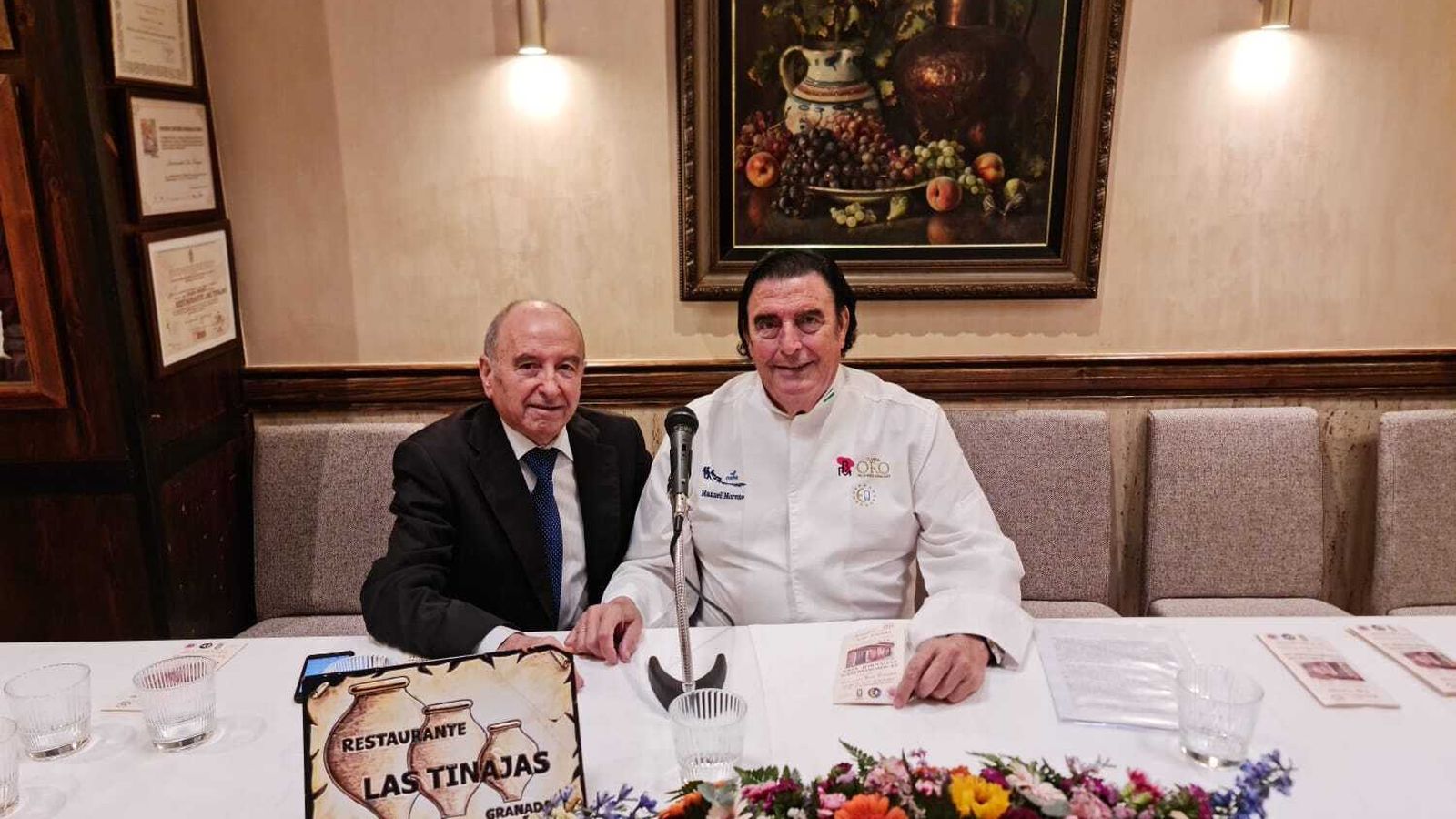 Pepe Álvarez, de Las Tinajas, con Manolo Moreno