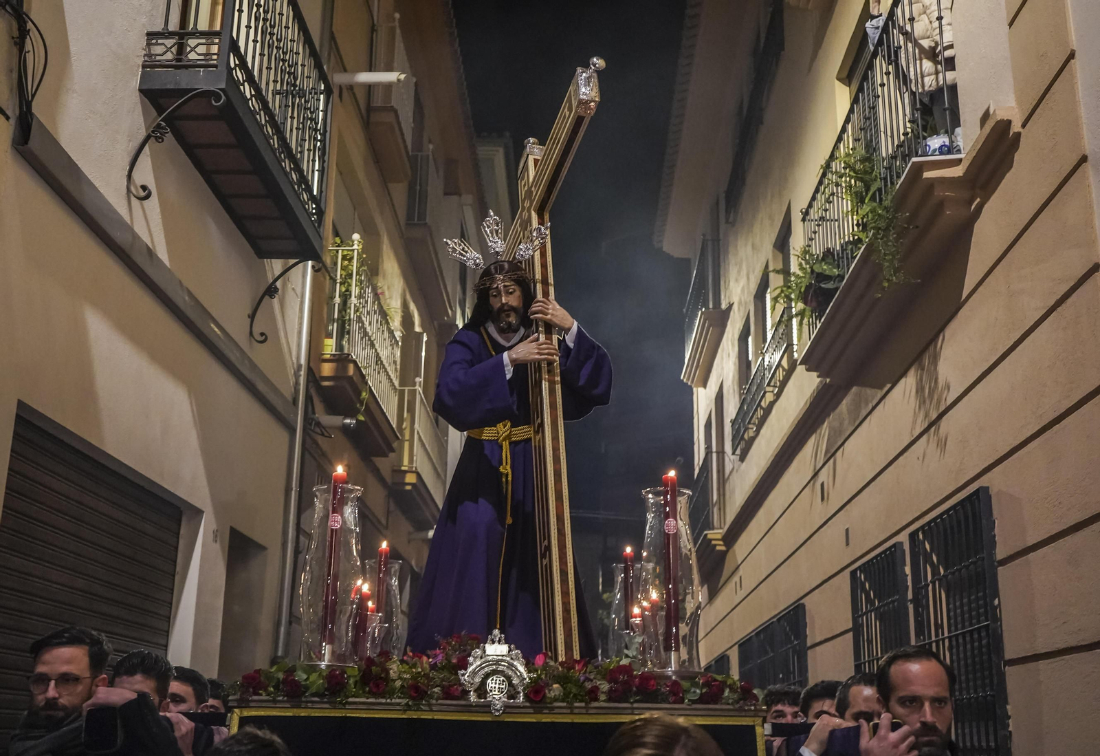 Vía crucis con la imagen del Nazareno de las Penas