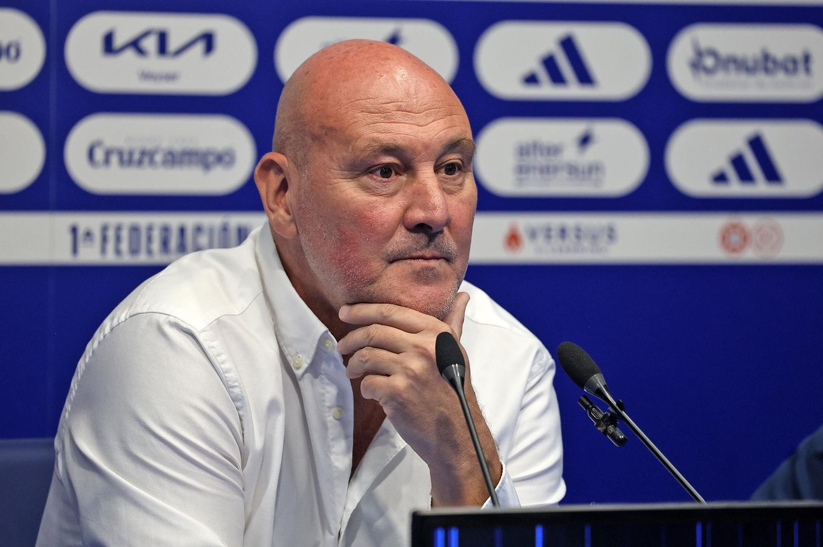 Roberto Ríos en una rueda de prensa esta temporada.