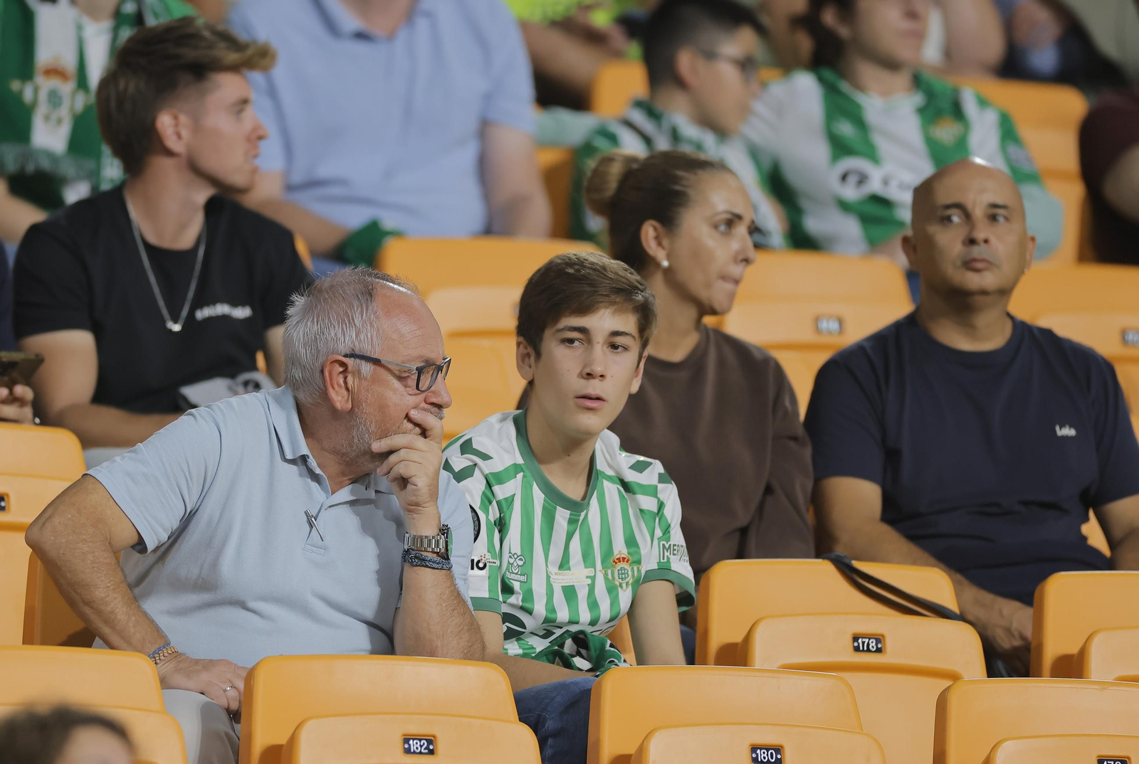 Búscate en las fotos del Betis - Atlético de Madrid