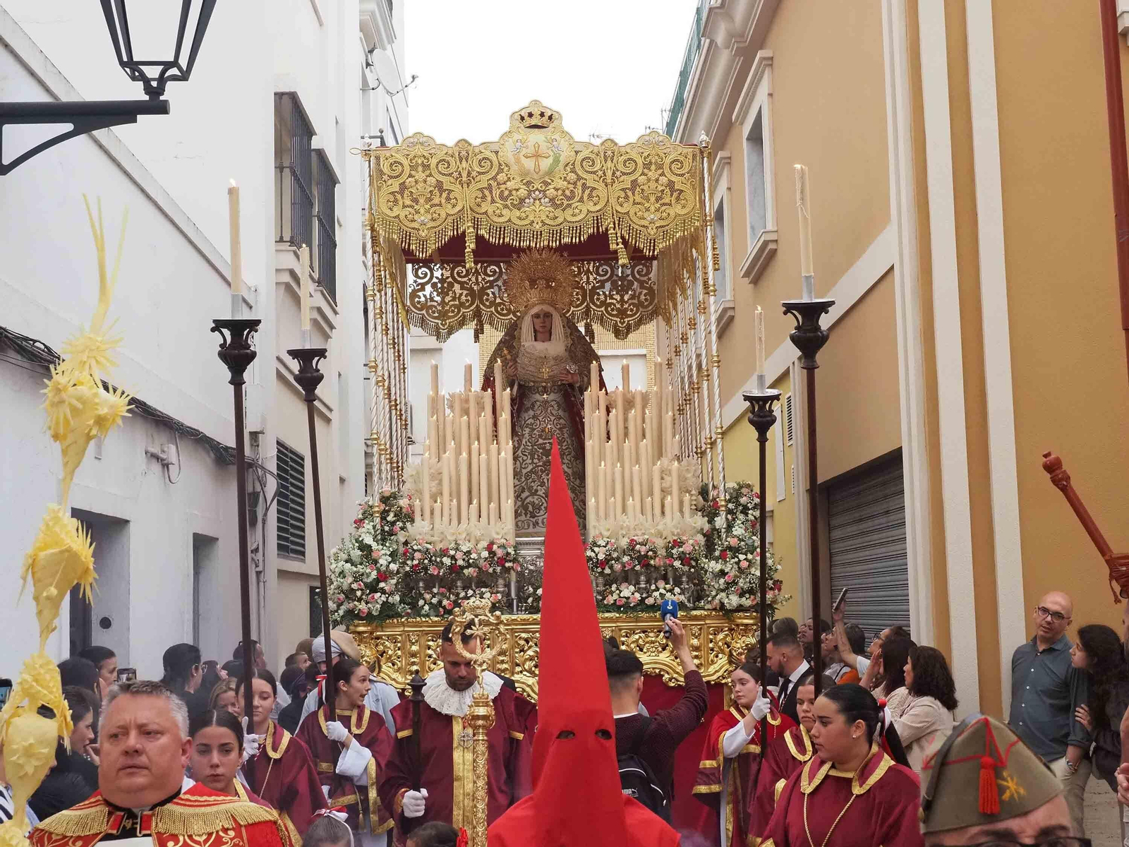 Las mejores imágenes de 'La Mulita' en Isla Cristina, única procesión en la tarde del Domingo de Ramos en la costa onubense