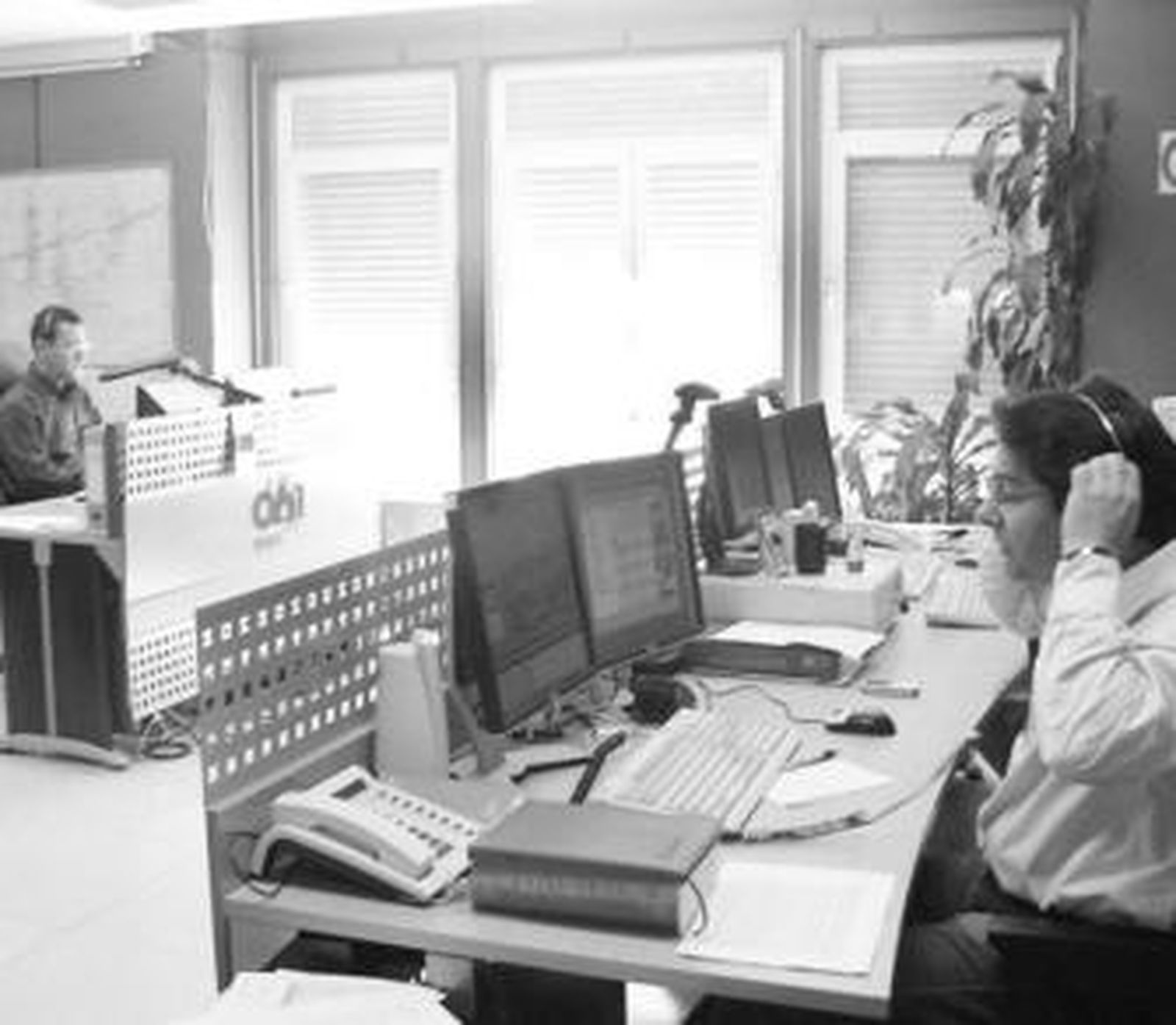 Sala de coordinación del 061 desde donde se controlan todas las urgencias de Almería.