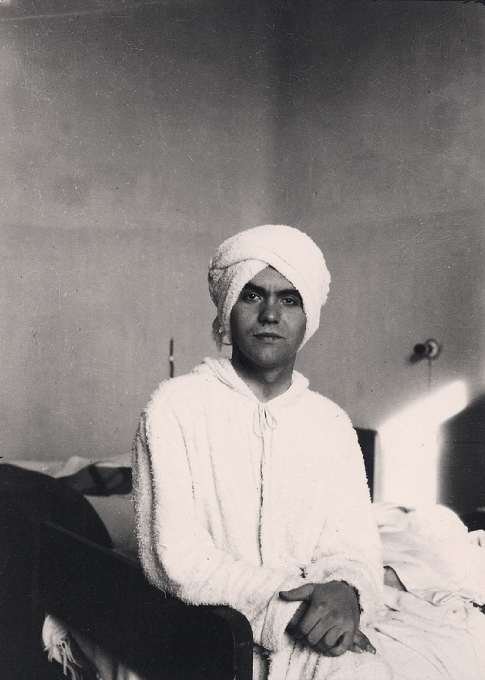 Lorca con turbante y chilaba, 1924, Residencia de Estudiantes, Madrid.