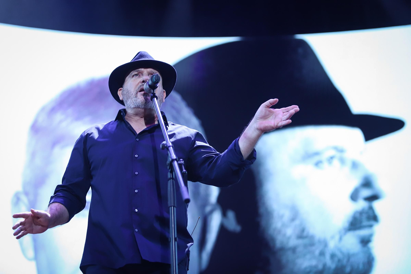 Todas las imágenes del concierto de Los Pecos en la Plaza de Toros de Granada.