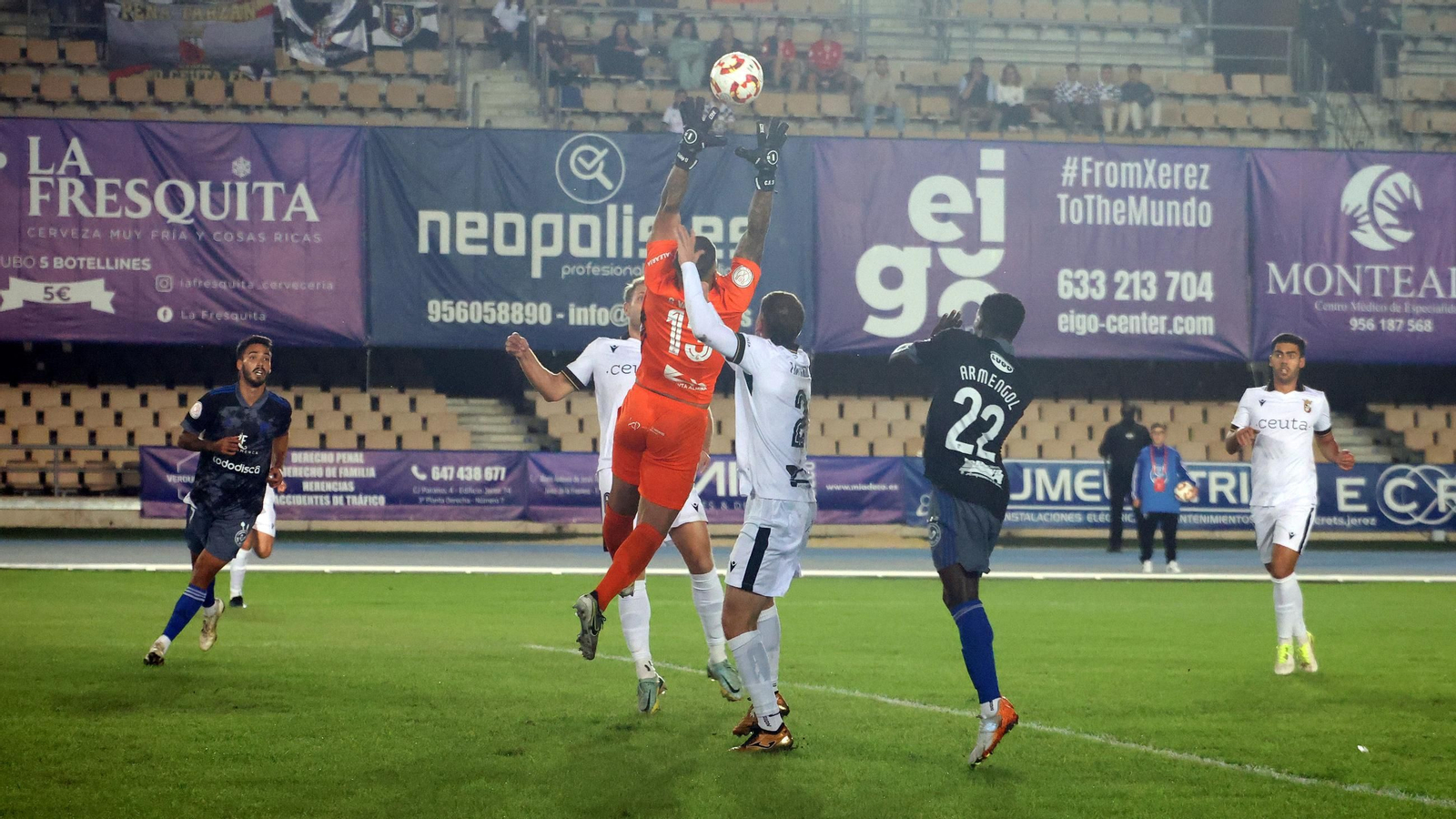 Imágenes de la eliminatoria de Copa del Rey entre el Xerez CD y el AD Ceuta FC en Chapín