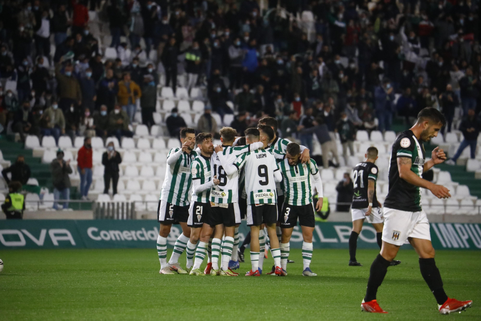 La goleada del Córdoba CF al Mérida, en imágenes