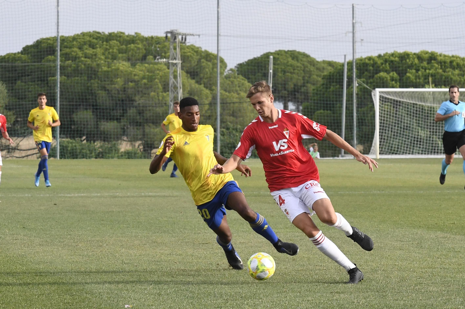 Un momento del Cádiz B-Real Murcia