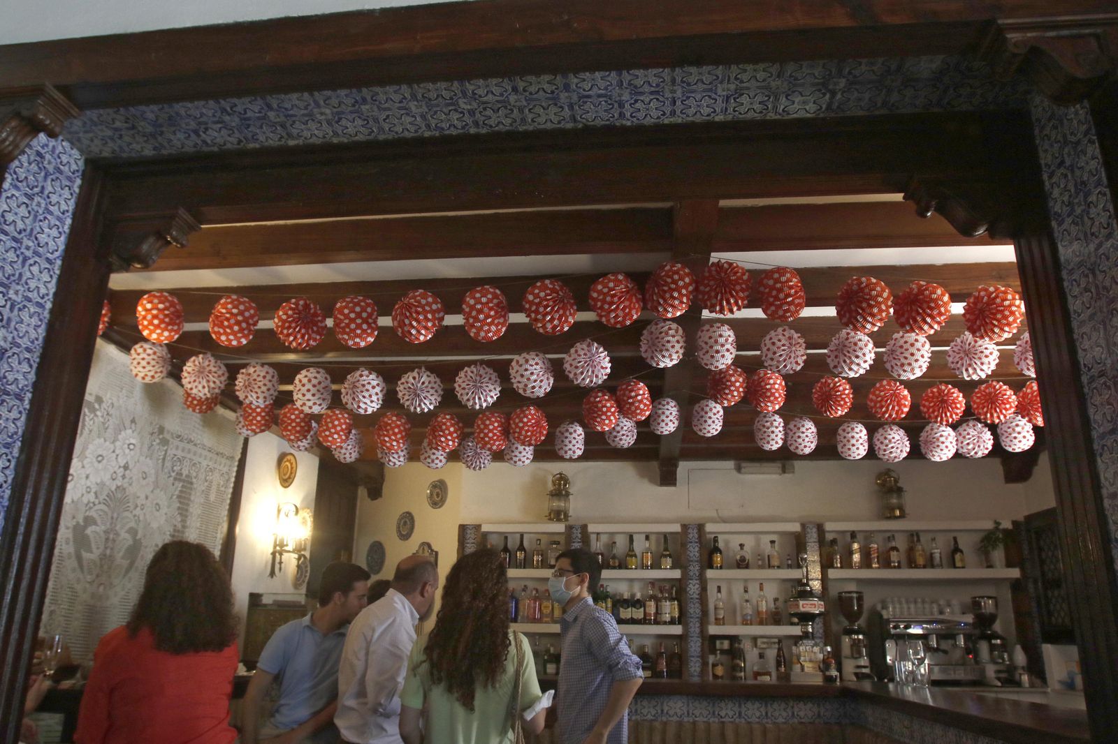 El decorado y el ambiente de Feria en el Centro de Córdoba y la Judería, en fotografías