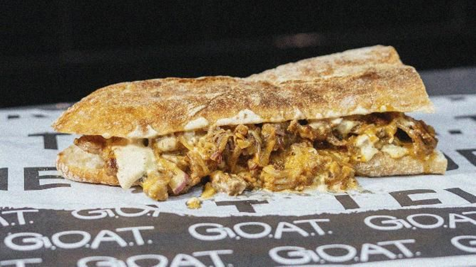 El bocadillo que llega de Estados Unidos a Málaga, el Philly Cheese Steak de GOAT.