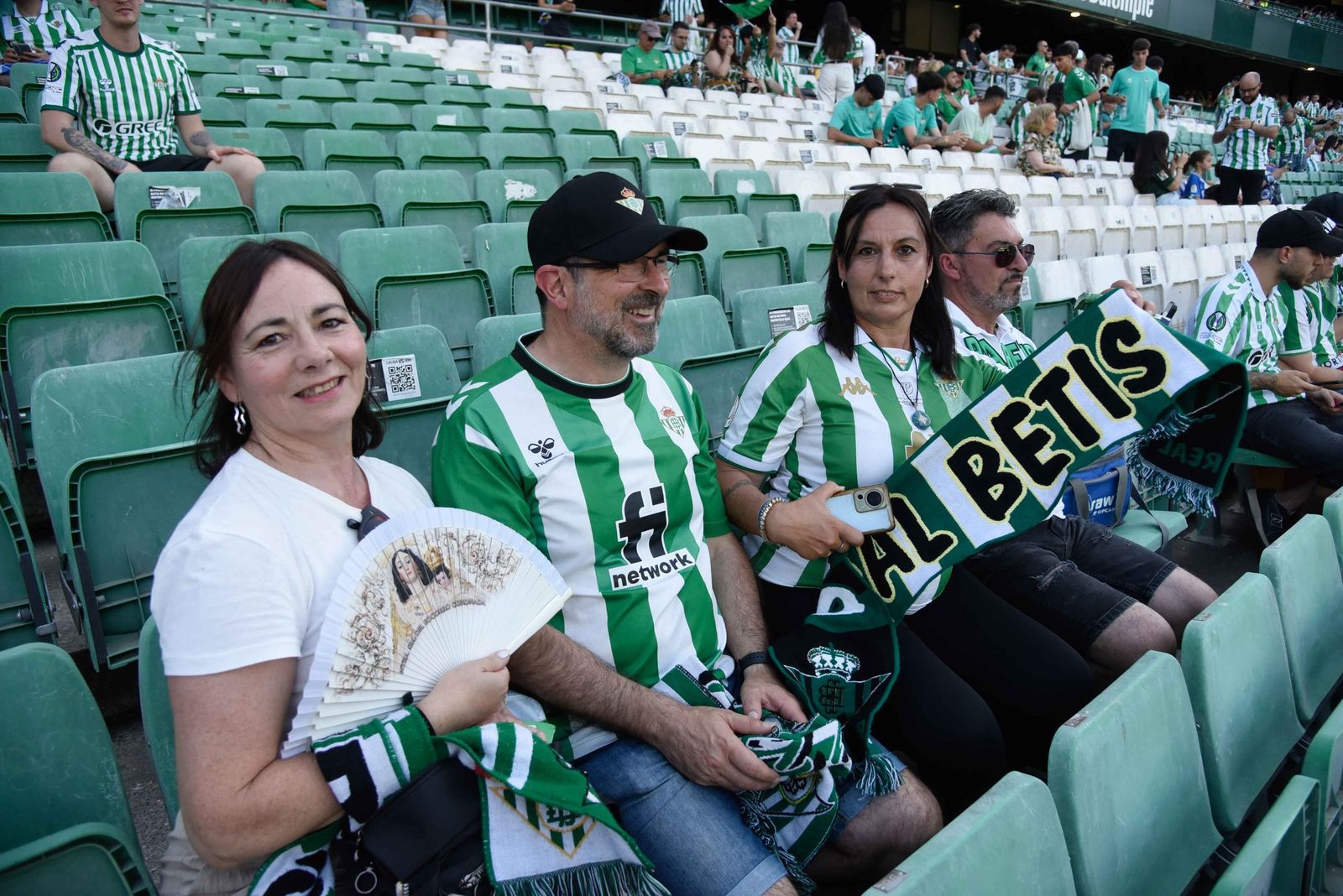 Las fotos de la afición del Betis en el Villamarín