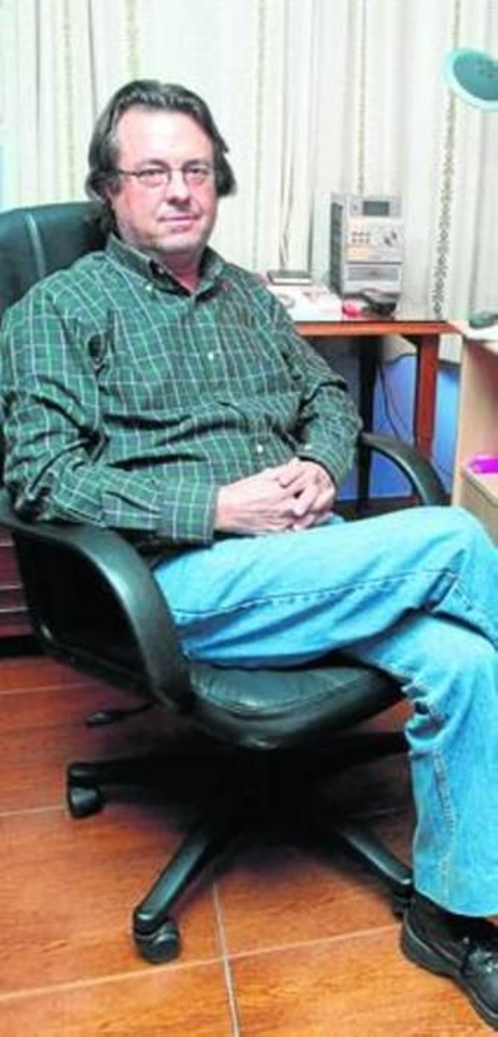 José Reyes Fernández, en una fotografía tomada en su residencia.