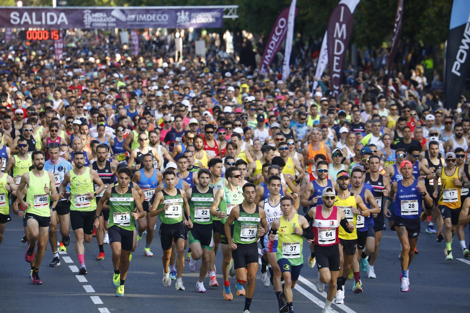 Las mejores fotos de la salida de la Media Maratón de Córdoba 2024