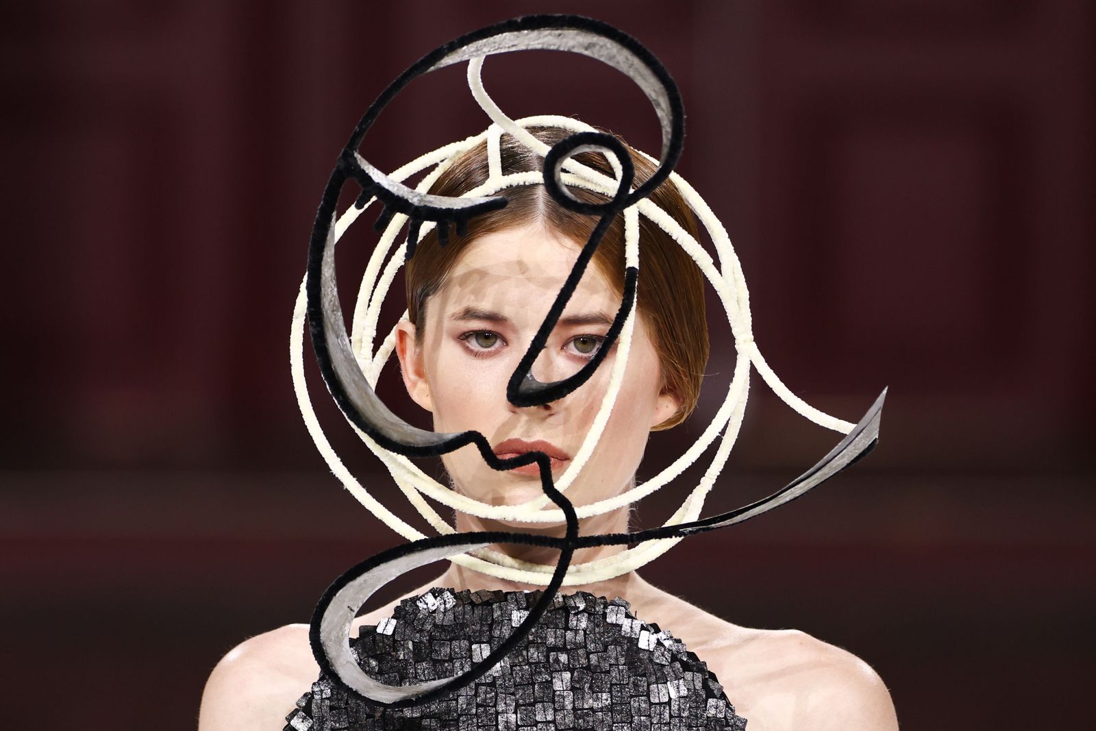 El desfile de la colección 'Fieras' de Juana Martín en París, en imágenes