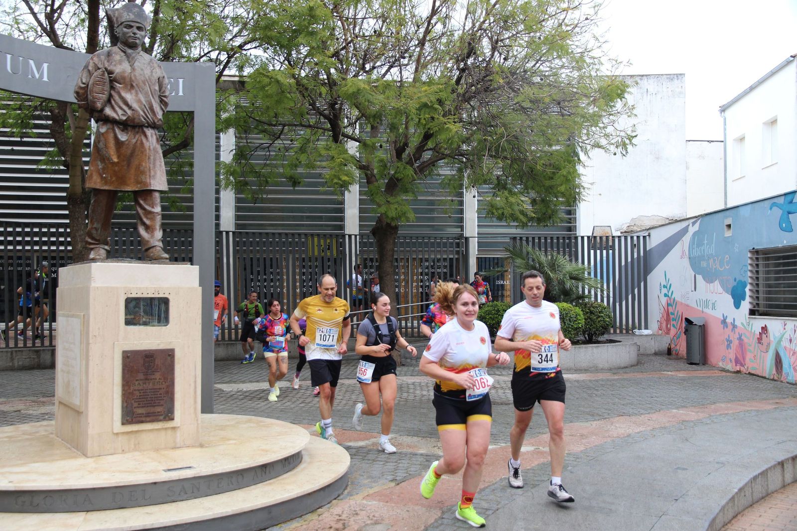 Búscate en nuestra galería de fotos de la Media Maratón de Lucena 2026