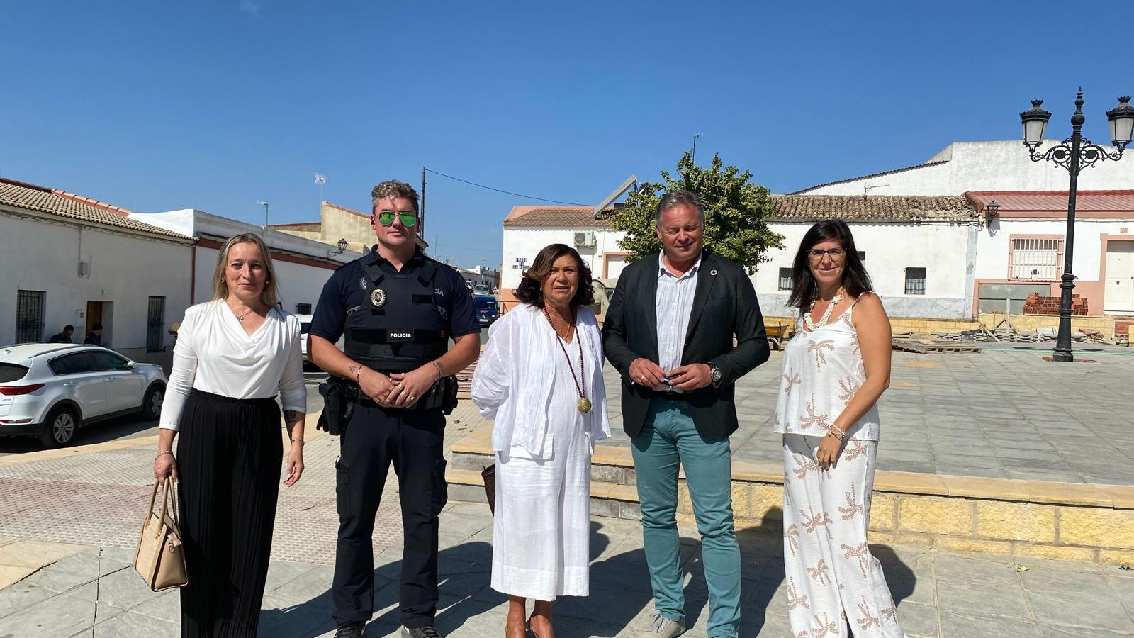 Visita de Carmen Céspedes junto a Juan Salvador Domínguez en Paterna del Campo.