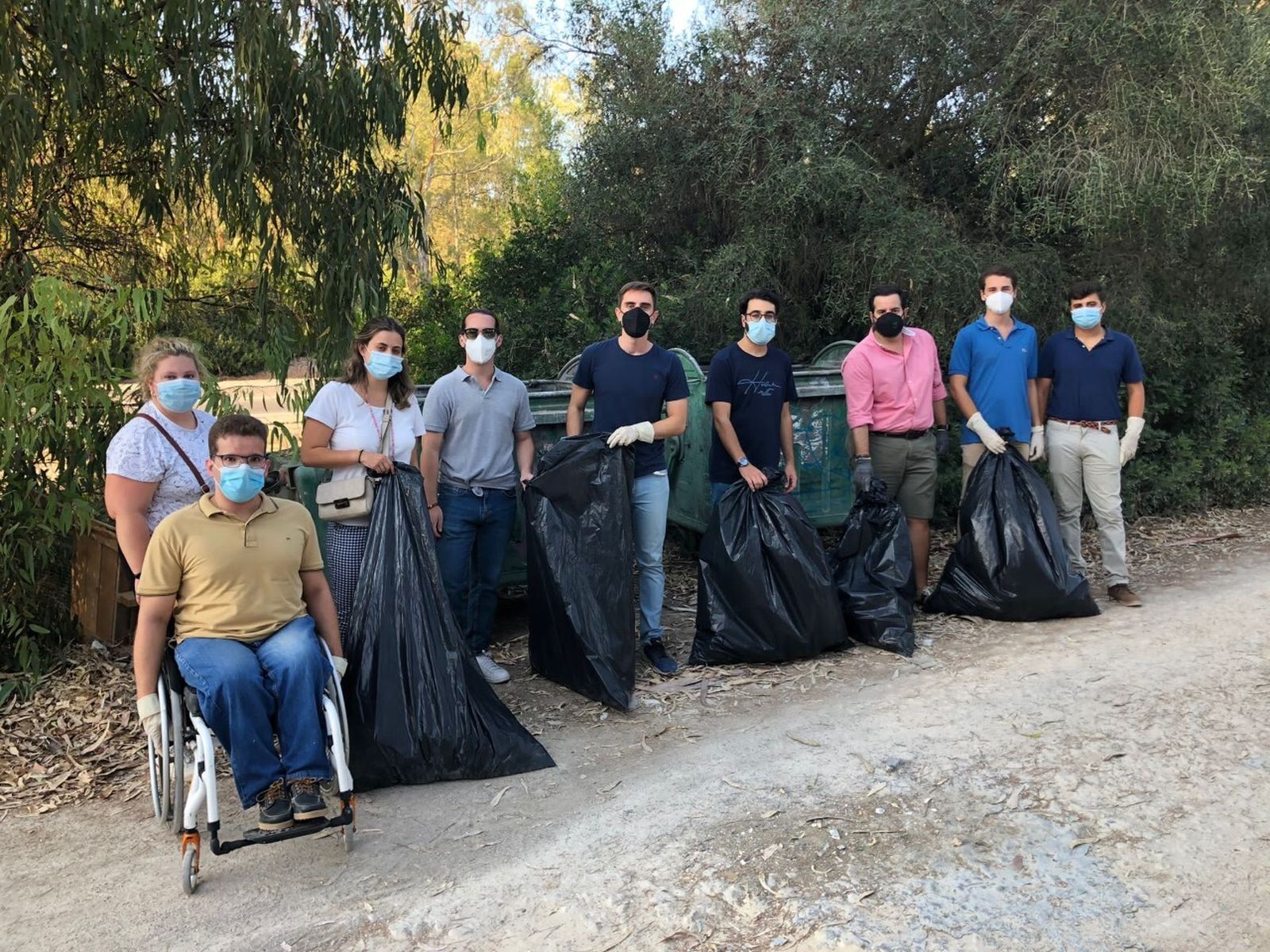 Resultado de la recogida de basura de Nuevas Generaciones en el parque de Las Aguilillas.