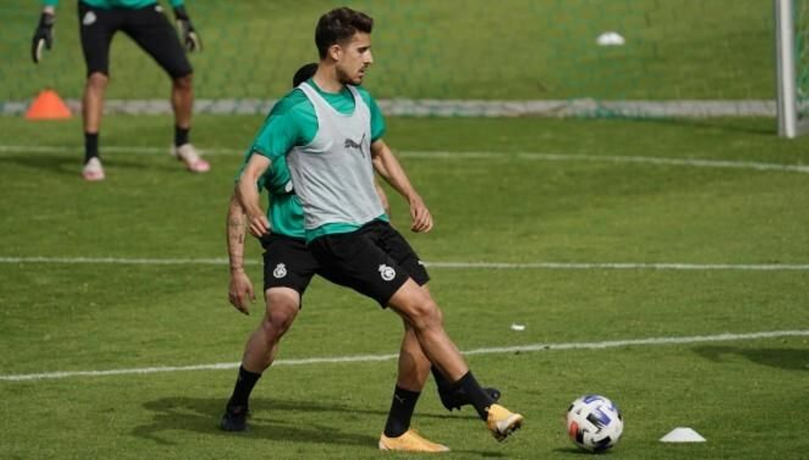 Villapalos, en un entrenamiento con el Racing.