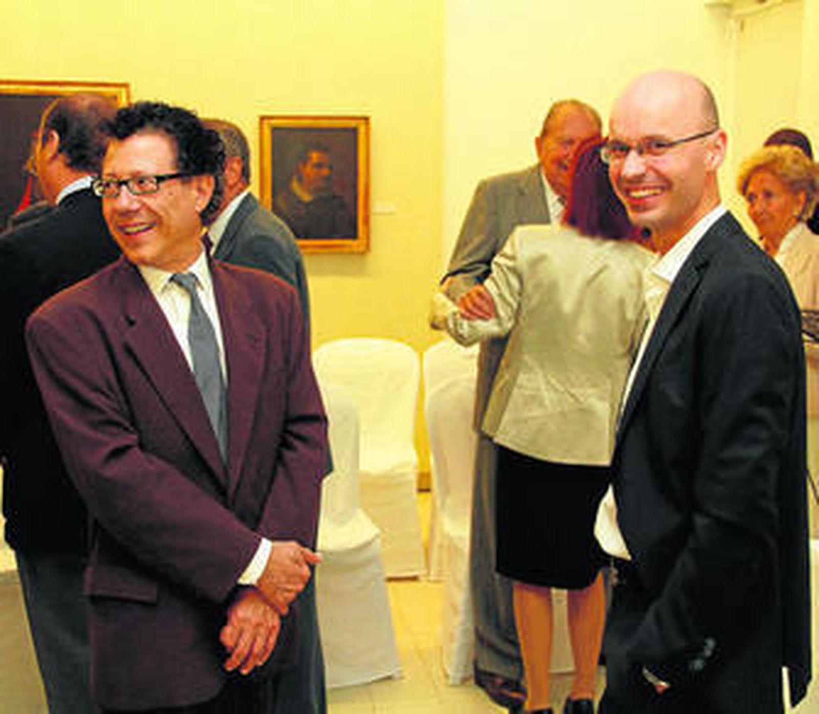 Reynaldo Fernández junto a José Miguel Casasola, director general de la Alhambra.
