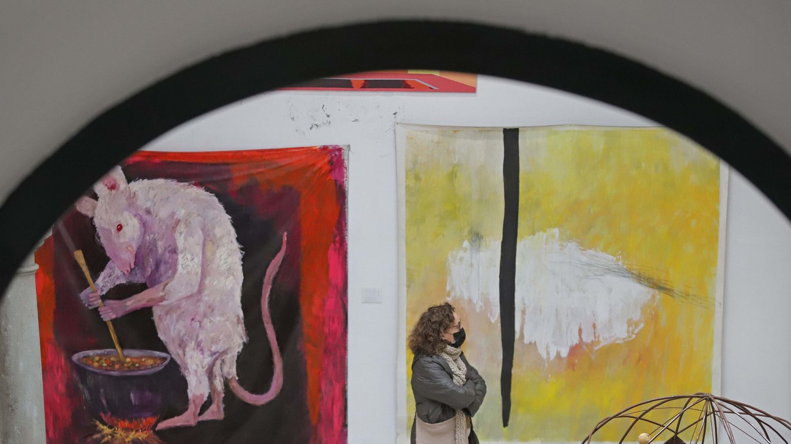 'Os Alimento', de Yuniel del Castillo y 'Sobre suelo amarillo' de Karina Zothner.