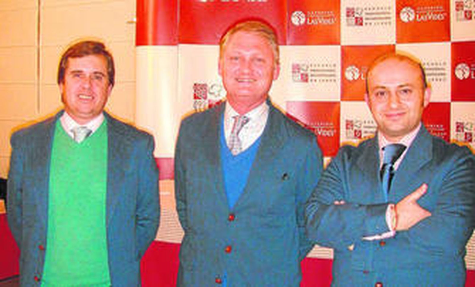 Joaquín López-Sáez, en el centro, junto a Pedro Ochoa y Marco A. Vela.