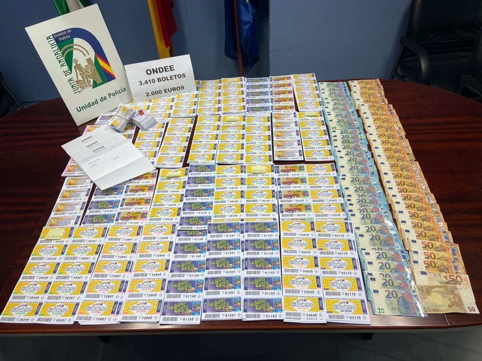 Intervenidos 3.410 boletos de lotería ilegal en Cádiz capital
