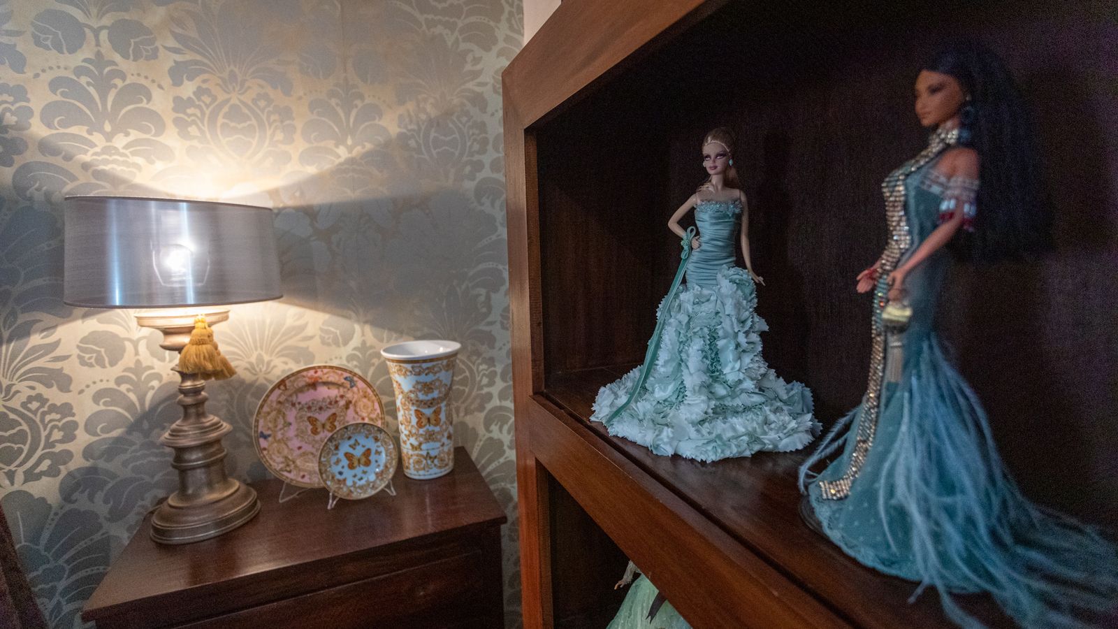 Colección de 'Barbies' con vestidos diseñados por Manuel Odriozola.