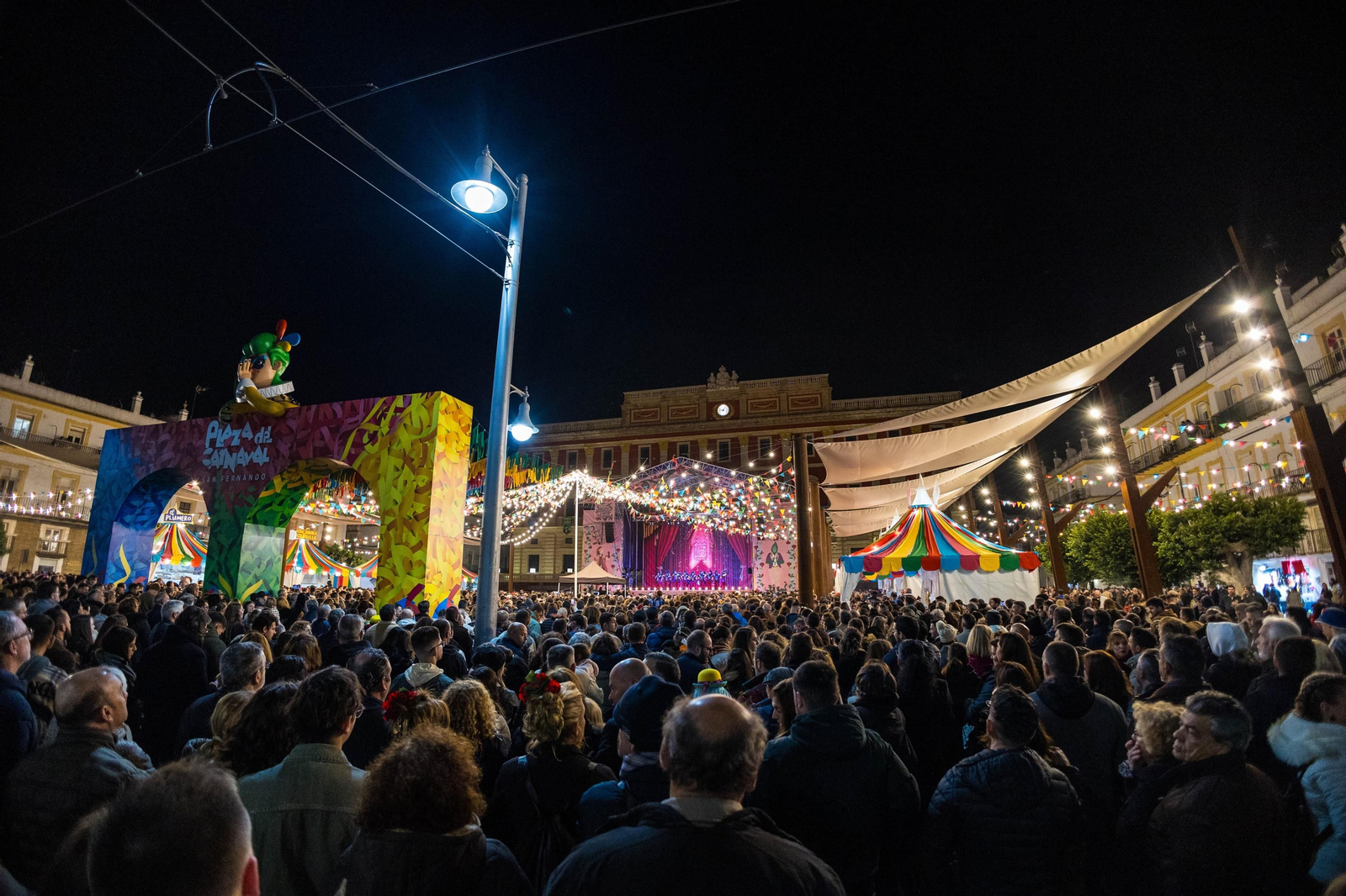 Gran Gala del Carnaval en San Fernando con el cuarteto del Gago y la comparsa de Martínez Ares