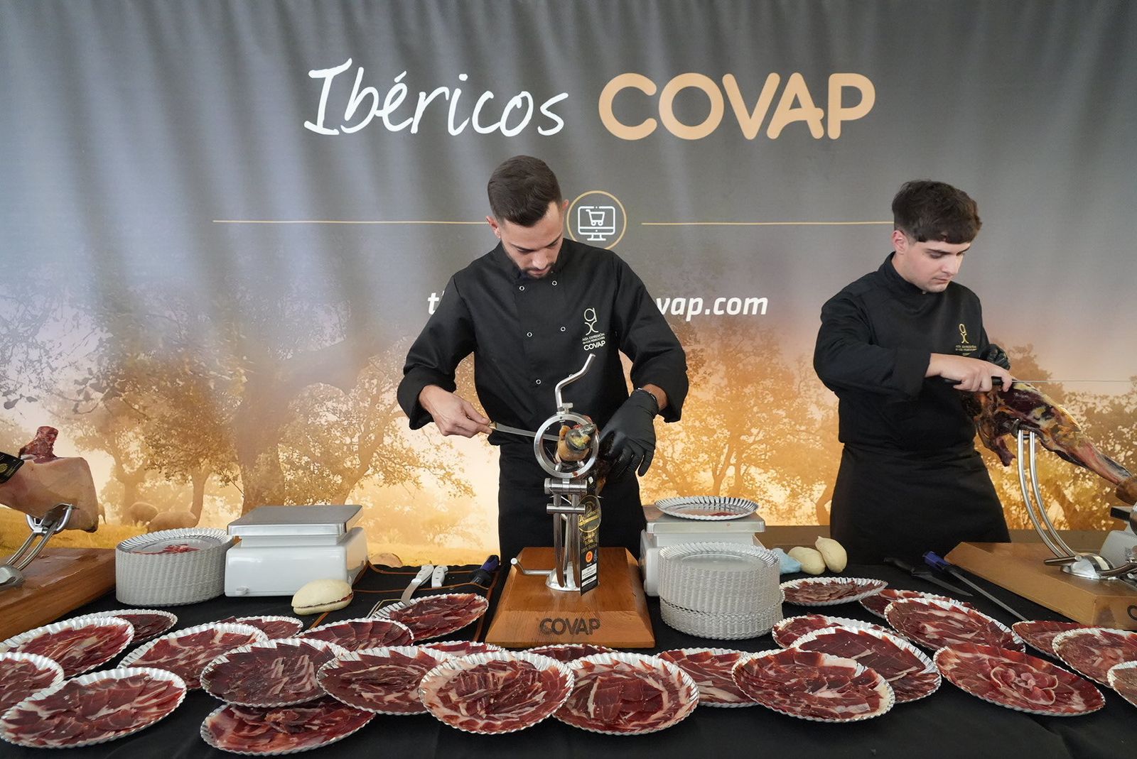 El día grande de la Feria del Jamón de Villanueva de Córdoba, en imágenes