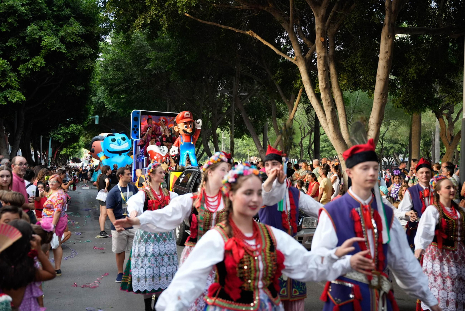 Así se ha vivido la Batalla de Flores en la Feria de Almería