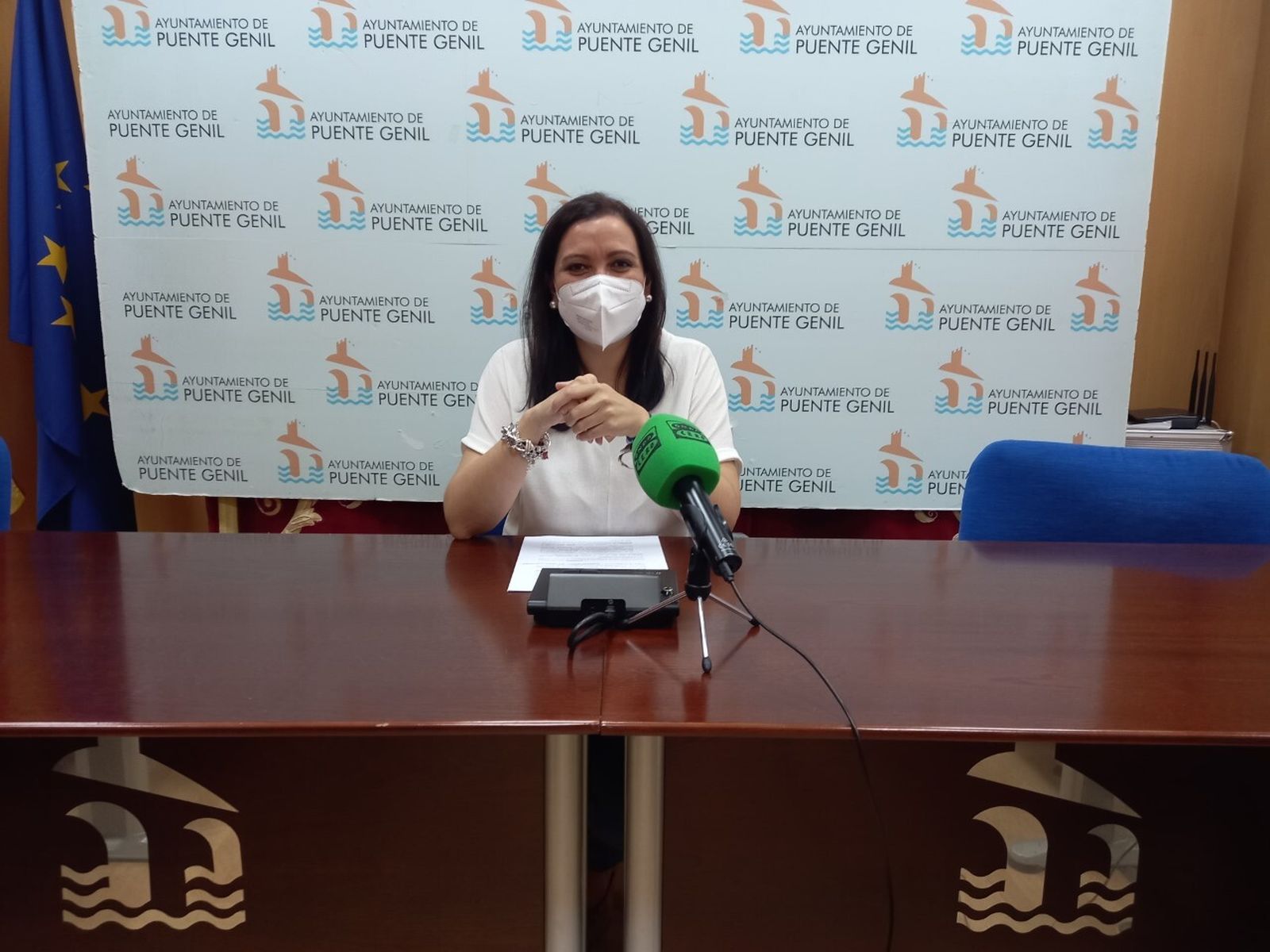 La concejala de Hacienda y Recursos Humanos, Ana Carrillo, en rueda de prensa.