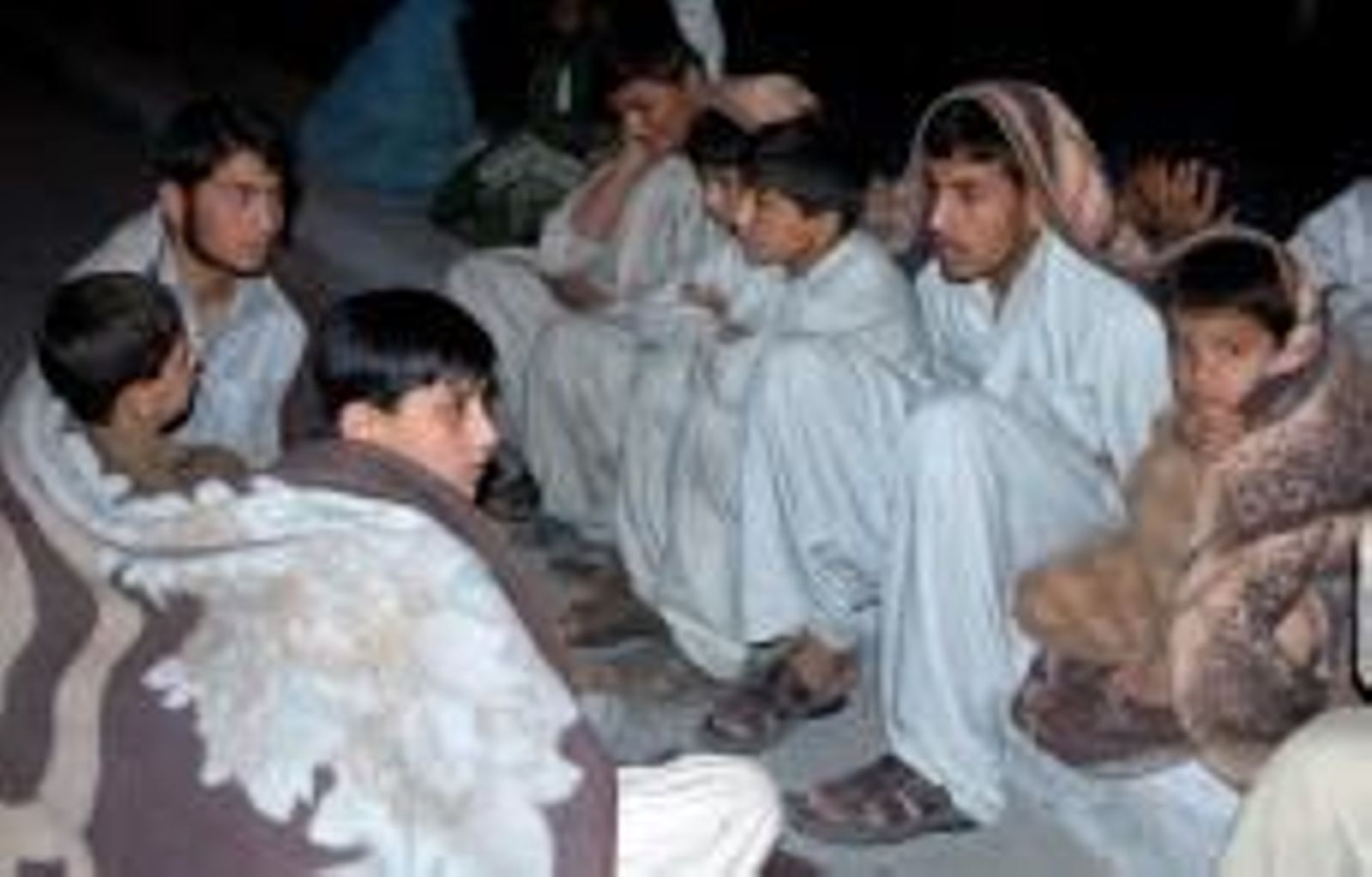 Un seísmo de 6,2 grados deja al menos 130 muertos en Pakistán