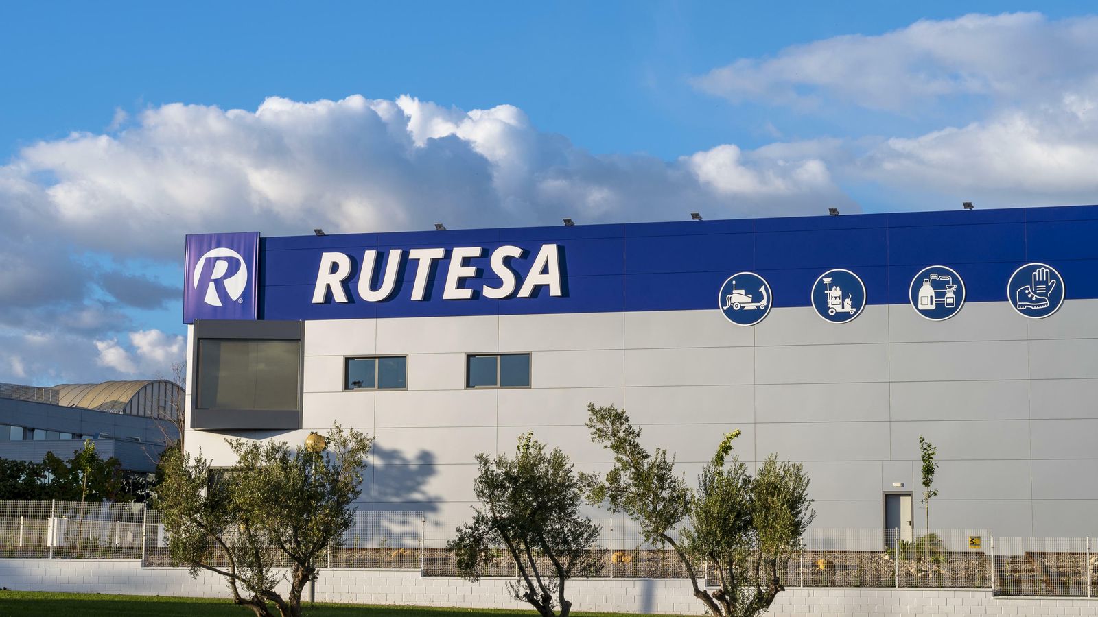 Fachada de Rutesa.