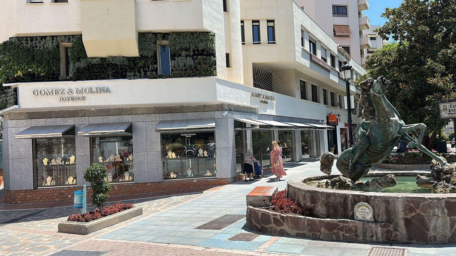 La renovada joyería Gómez y Molina, en el centro de Marbella. La renovada joyería Gómez y Molina, en el centro de Marbella.