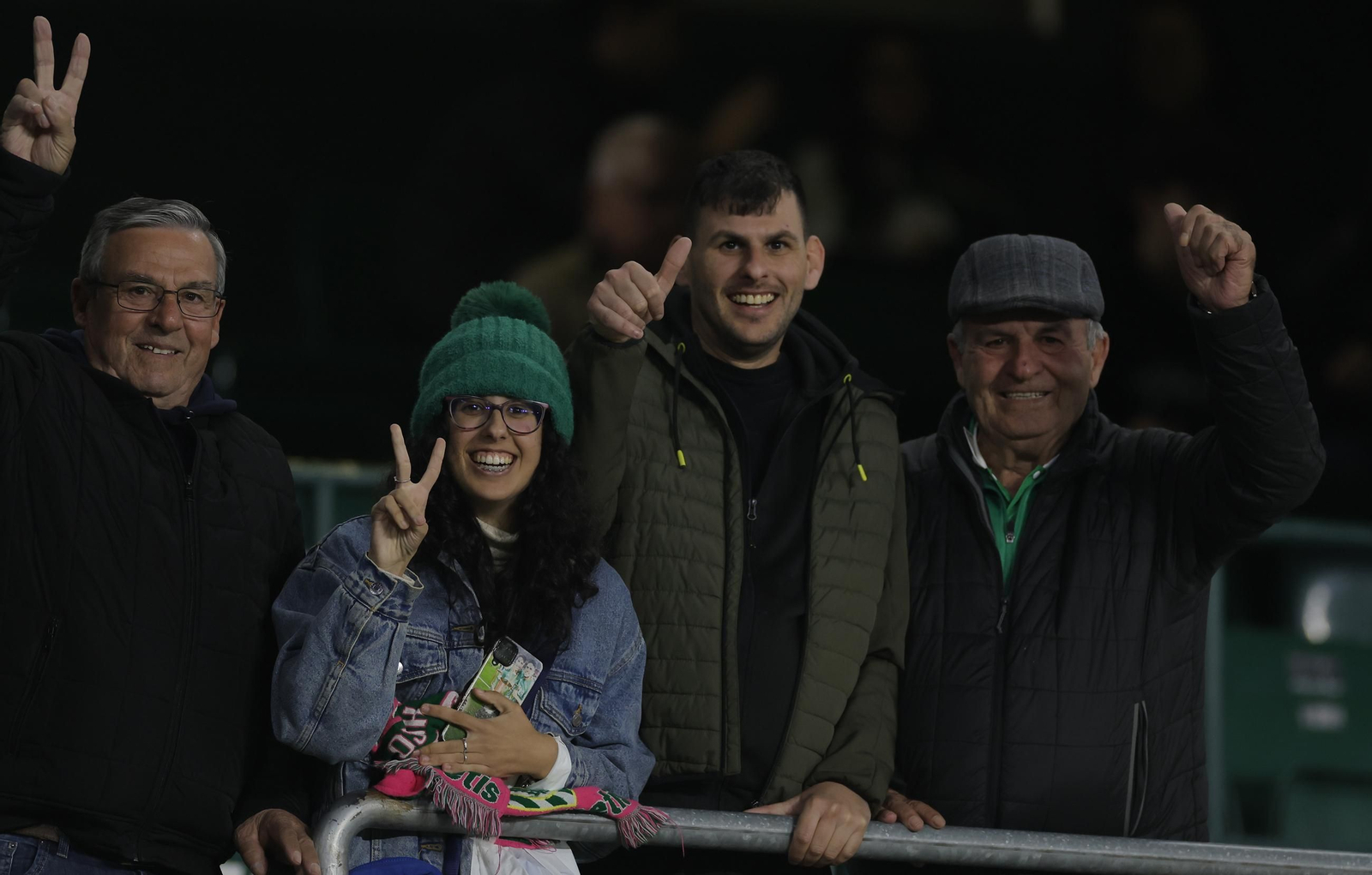 Búscate en las fotos del Betis - Helsinki