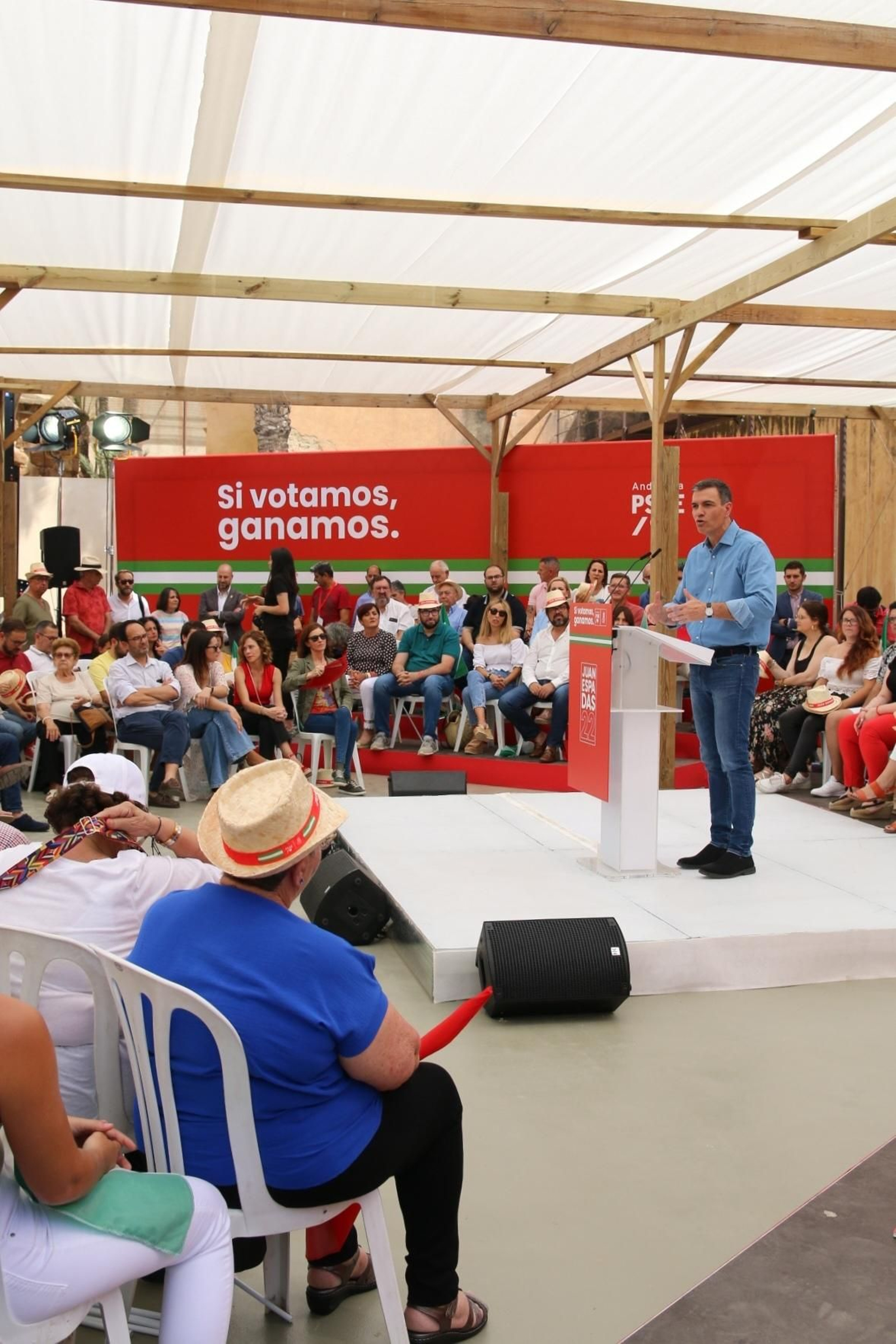 Juan Espadas comienza la campaña electoral con Pedro Sánchez, en imágenes