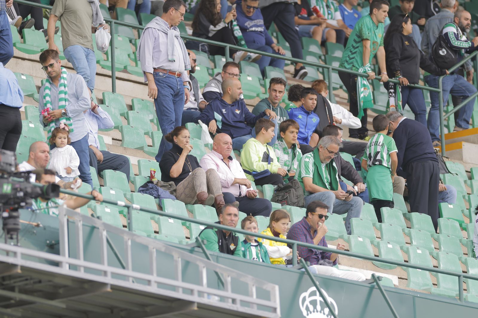 Búscate en las fotos del Betis-Osasuna