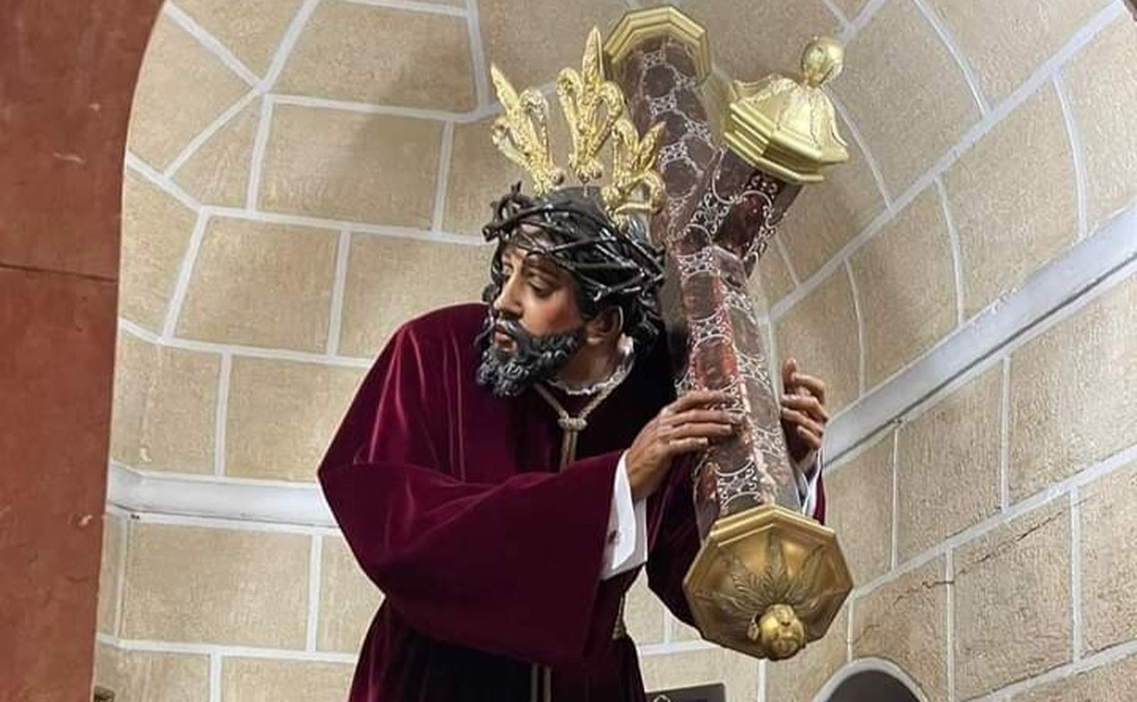 La imagen de Nuestro Padre Jesús Nazareno, en la Basílica de la Caridad de Sanlúcar.