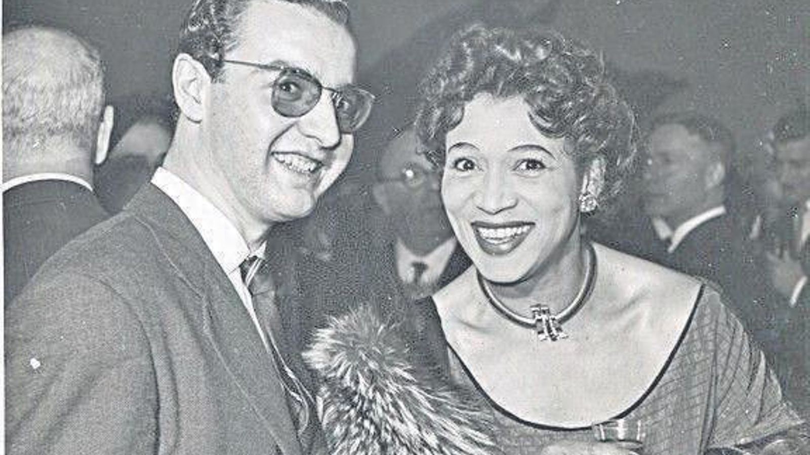 Francisco de la Riva Gutiérrez, con la cantante Elisabeth Welch, Londres mitad de los años 50. Francisco de la Riva Gutiérrez, con la cantante Elisabeth Welch, Londres mitad de los años 50.