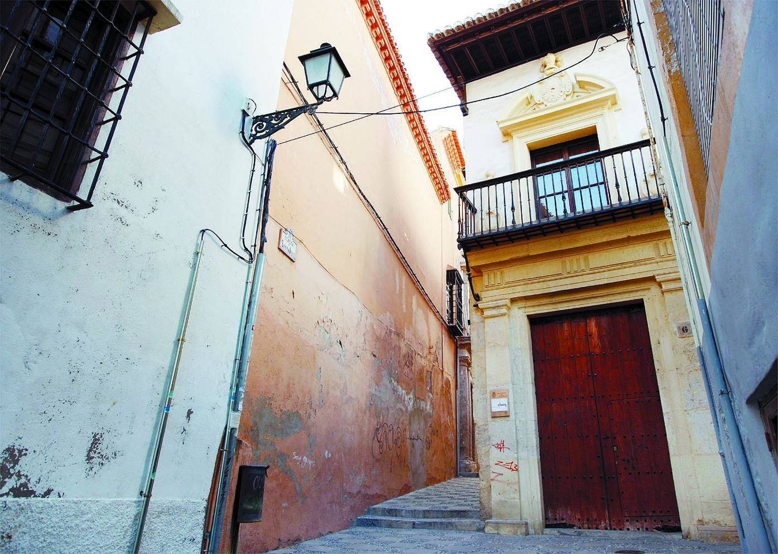 El anterior equipo de Gobierno intentó ingresar diez millones con la venta de varios edificios.