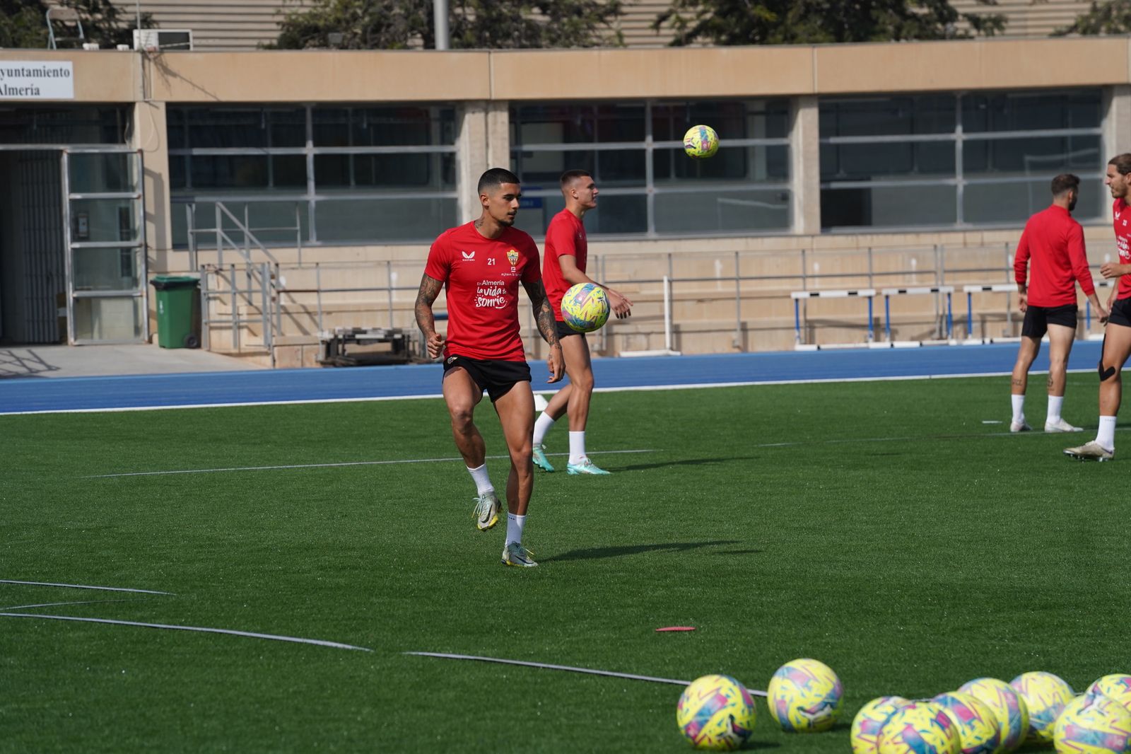 Chumi viene siendo titular en el flanco diestro de la zaga las últimas jornadas