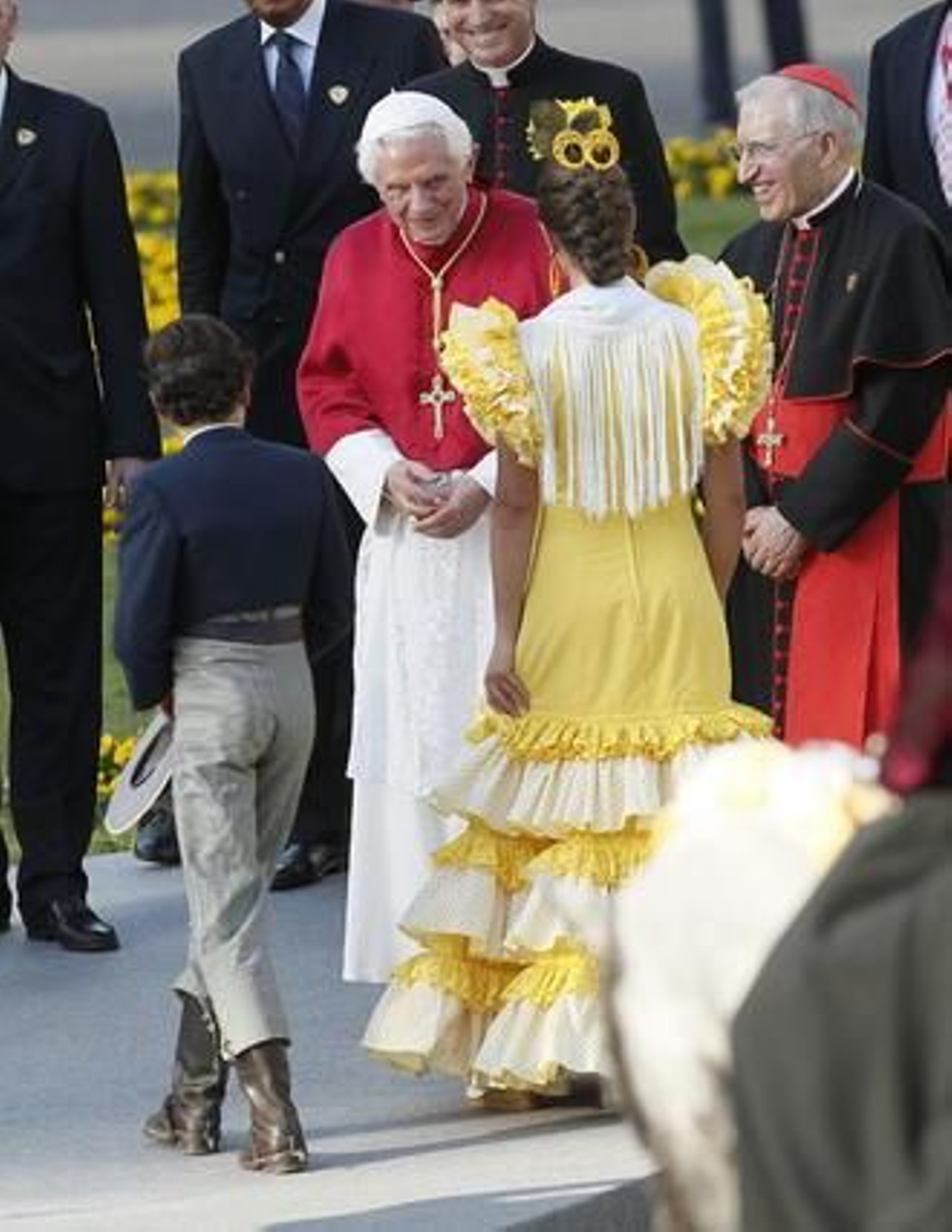 El papa en la Puerta de Alcalá.

Foto: EFE