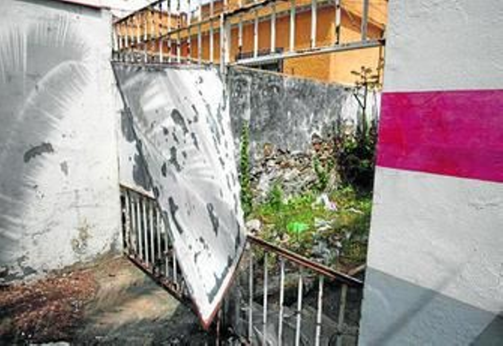 Instantánea de uno de los accesos realizados en la sede de la Cruz Roja para perpetrar el robo.