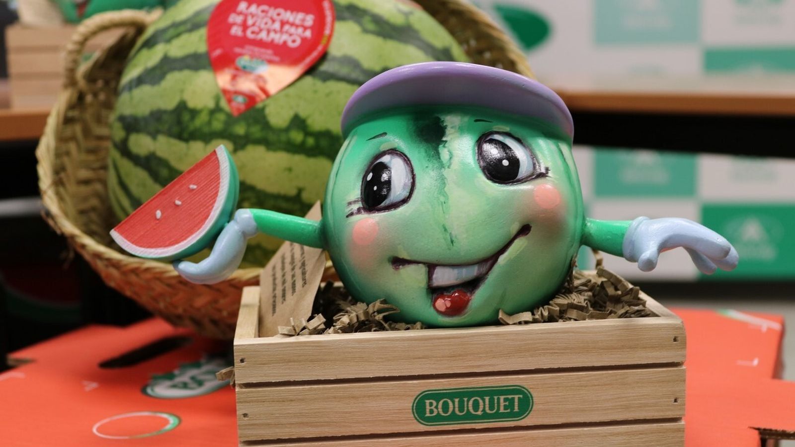 Ninot de Bouquet, un guiño al sector de las Fallas de Valencia en un momento complicado