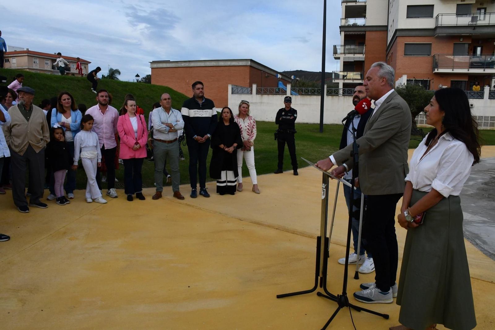 Multitudinaria inauguración del nuevo parque temático entre Campamento y Puente Mayorga