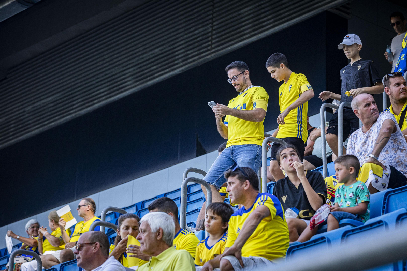 Búscate en el partido Cádiz-Alavés