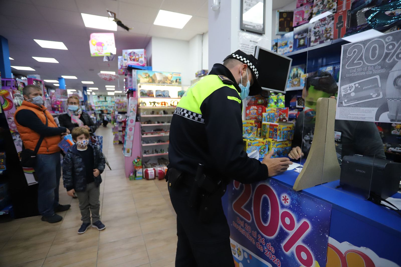 La Policía Local de Huelva controla el cumplimiento de las restricciones anti Covid