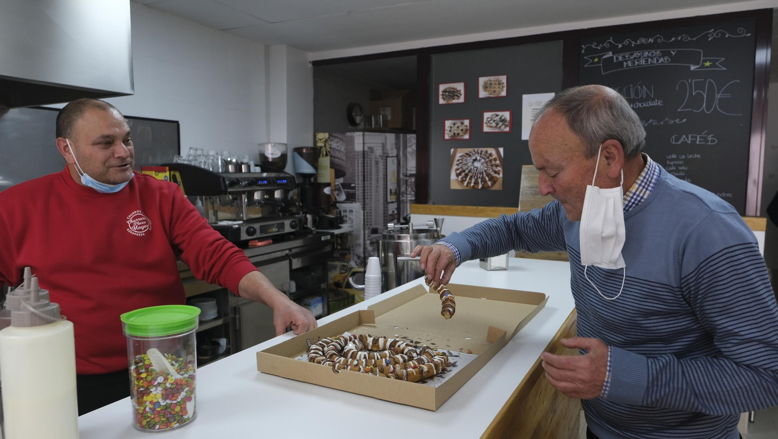 Fotogalería churro-pizza. Churrería Plaza Mayor. Huércal Overa.