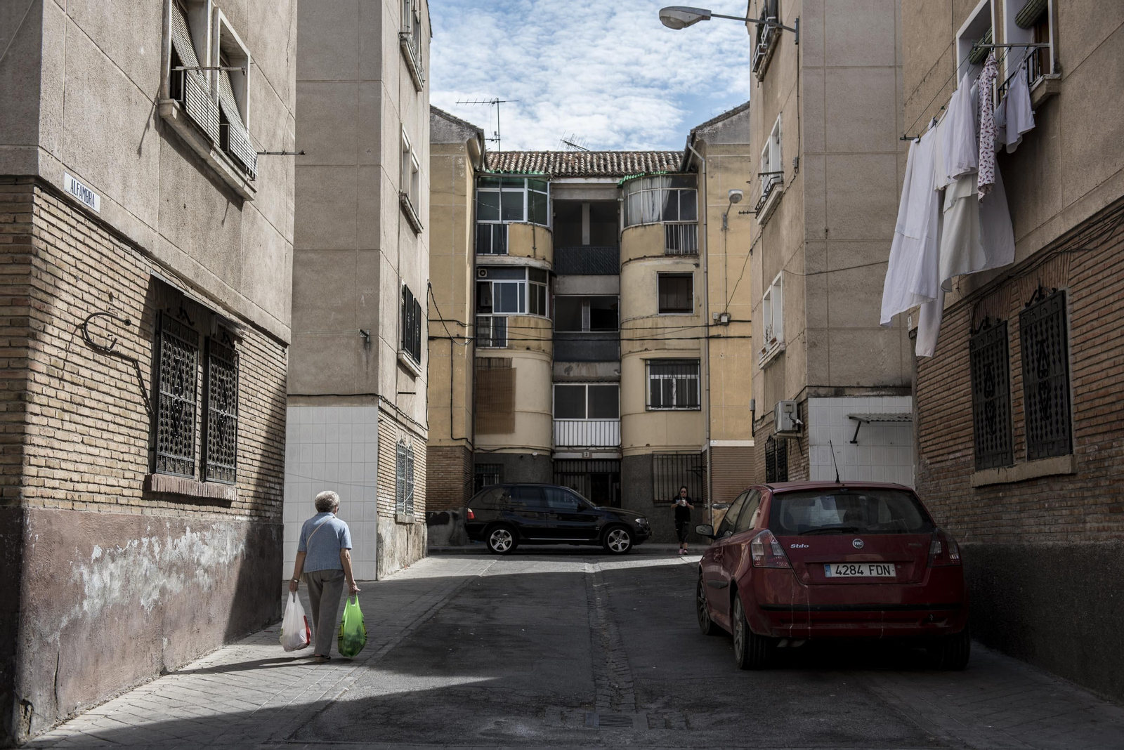 La Junta quiere extender el modelo de reconstrucción de Santa Adela a otros barrios de Granada