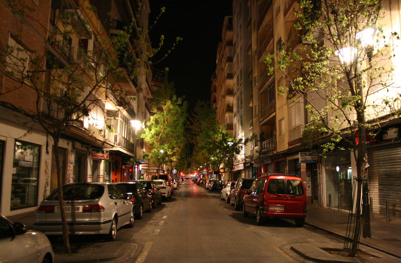 Las zona de fiesta de Granada por la noche durante el confinamiento por coronavirus