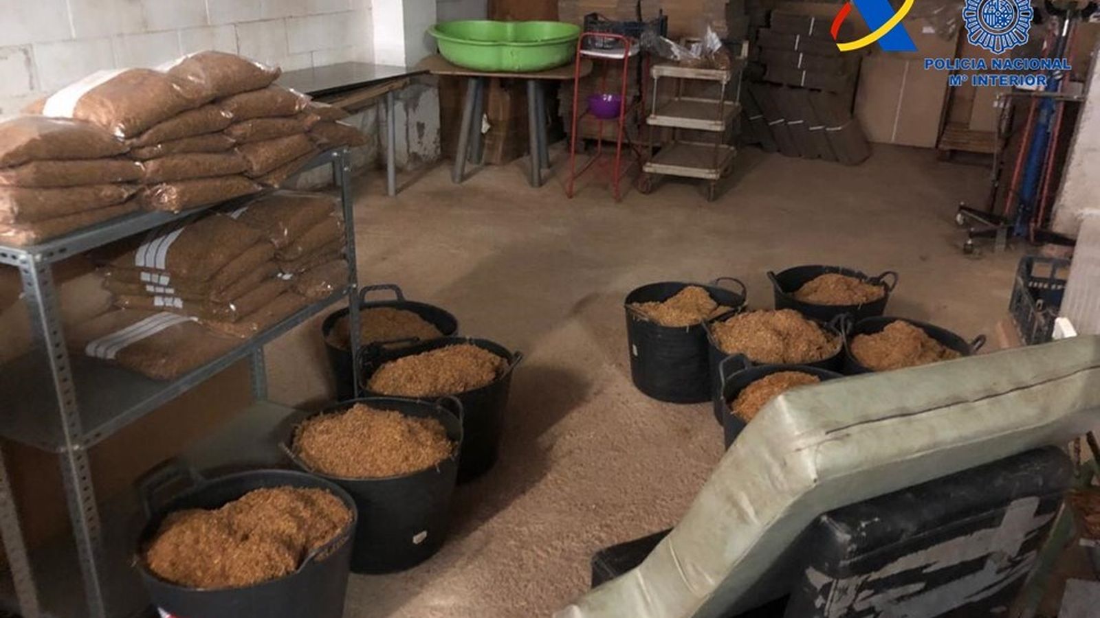 La fábrica clandestina de tabaco desmantelada por la Policía y la Agencia Tributaria.